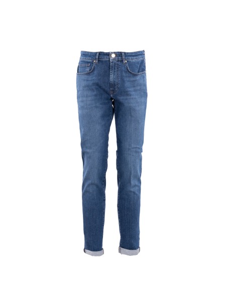 Shop DON THE FULLER Saldi Jeans: Don The Fuller jeans "Wilson".
Regular fit.
Lavaggio blu scuro.
Bottone oro, cerniera lampo, salpa in pelle beige, pallino e cuciture beige.
Composizione:  99% cotone 1% elastan.
Made in Italy.. WILSON DTFIGIRB-D